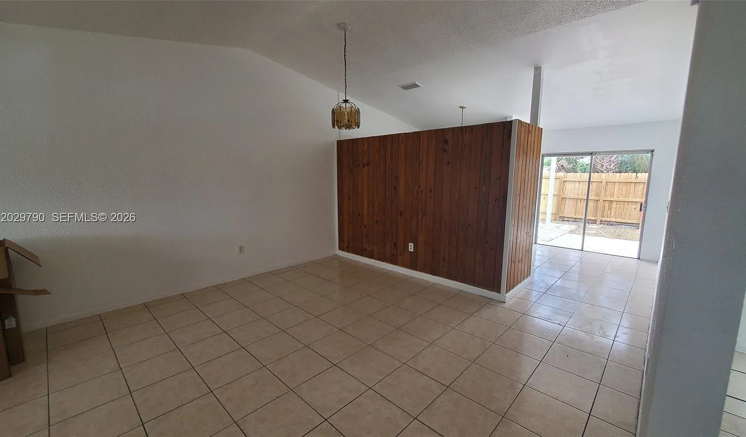 3 bed, 2.0 bath, 1056 sqft, $2,600 — Photo 3