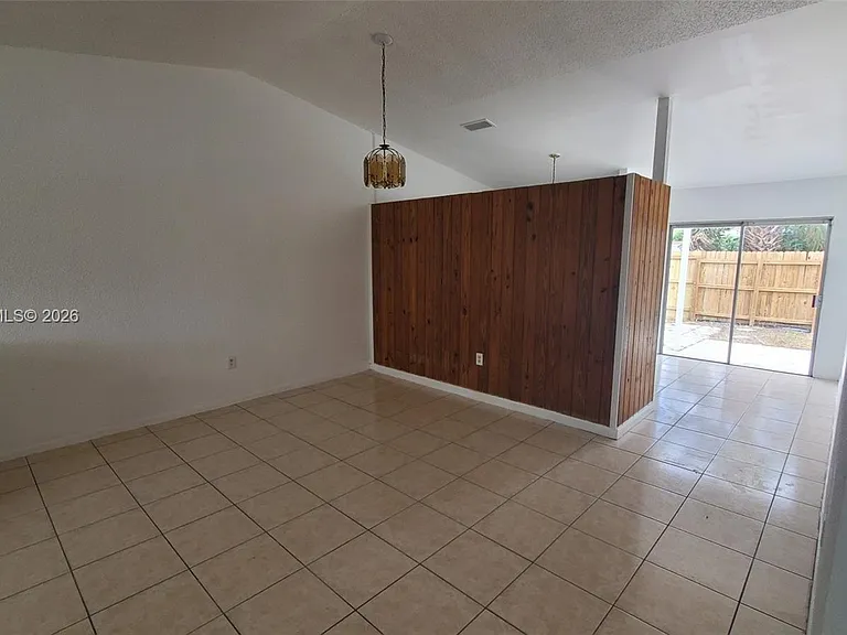 18047 NW 41st Pl #0 — Photo 3