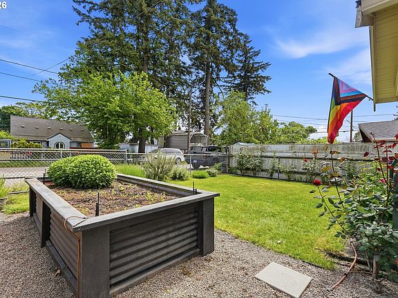4th image of 2615 SE 84th Pl