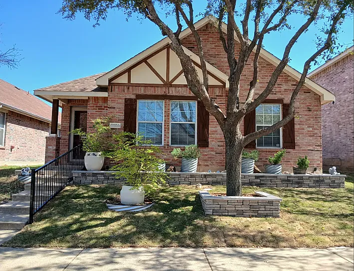 3 bed, $3,299 — Photo 2