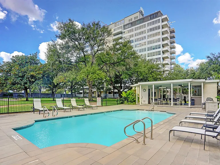 2701 Westheimer Rd #8B — Photo 25