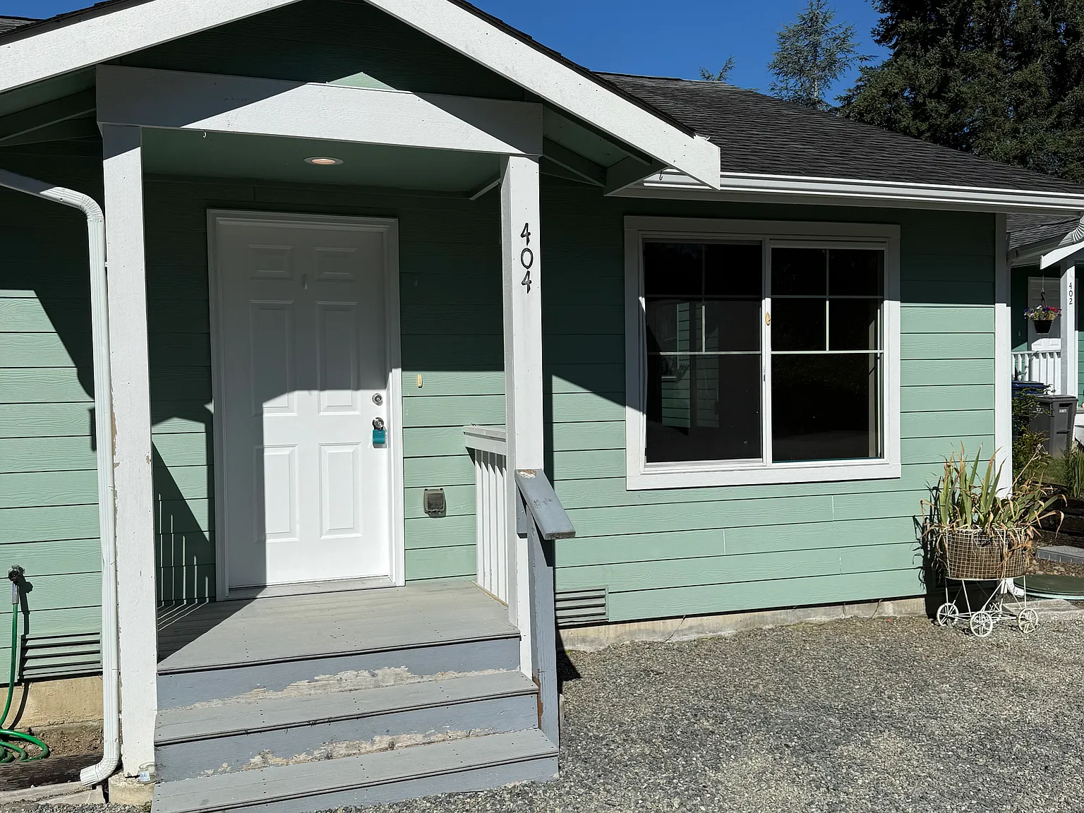 2 bed, 930 sqft, $1,995 — Photo 2