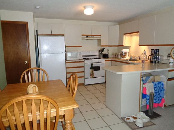 5th image of 2 Roedean Dr APT 102