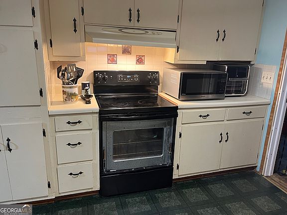 5th image of 455 Pebblebrook Rd