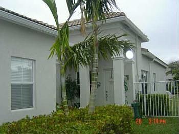 2nd image of 4071 Palm Pl