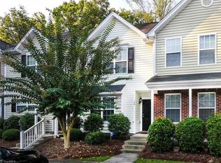 48 Ledgerstone Ln, Greensboro, NC 27407