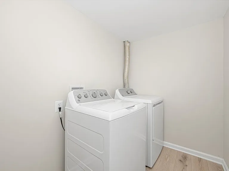 8624 Parliament Dr — Photo 40