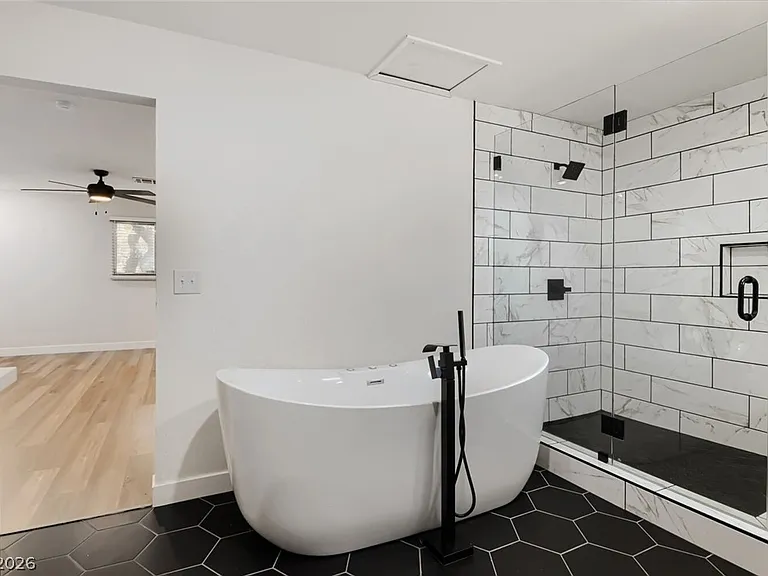 5631 Gilbert Ln — Photo 14