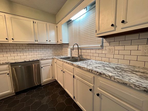 2nd image of 1232 Ash Cir