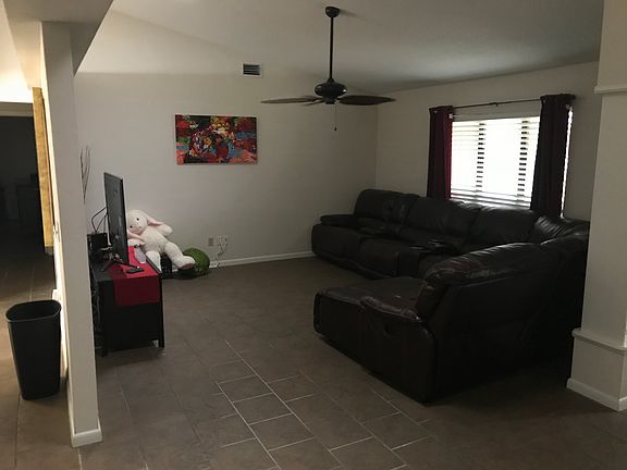 3rd image of 11 Tara Pl
