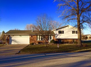 210 Sycamore St, Ursa, IL 62376