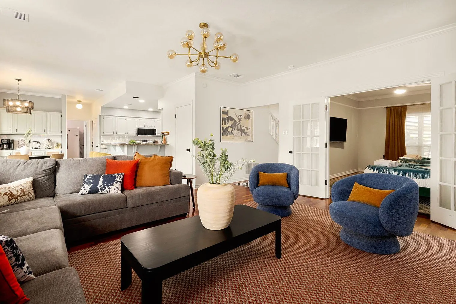 5 bed, 2.0 bath, 2518 sqft, $14,529 — Photo 3