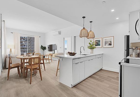 4th image of 101-19 Rockaway Beach Blvd #3U