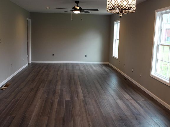 2nd image of 261 Iva Dr
