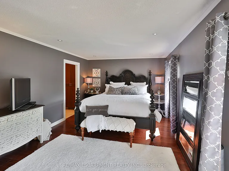 3555 Kingbird Ct — Photo 21