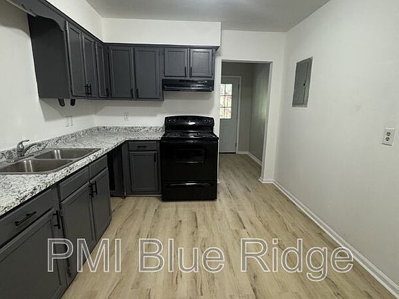 3rd image of 2020 Somerset Dr Unit 1