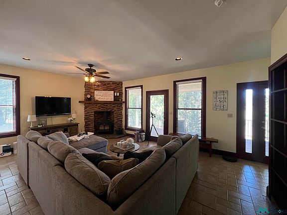 4th image of 18 La Gaviota Ct