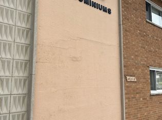 4207 W 95th St APT 2A, Oak Lawn, IL