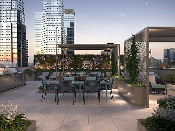 5th image of 555 38th St APT 4403