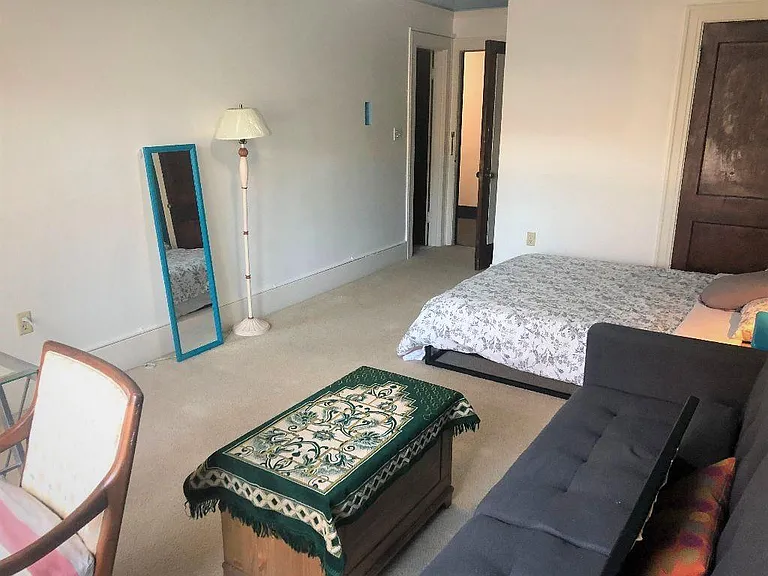 4522 Brooklyn Ave NE — Photo 3