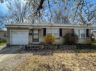 230 W Whiteside St, Springfield, MO 65807