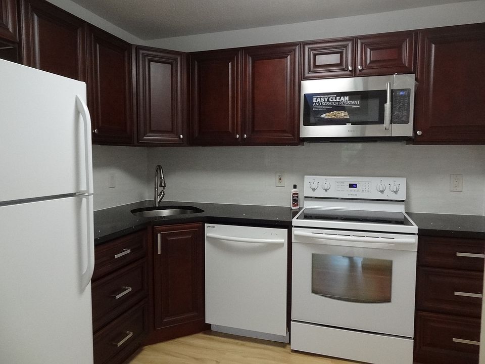 210 Twin Circle Dr South Windsor CT Zillow