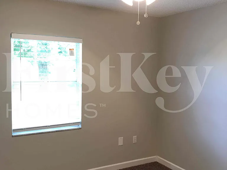 2224 Palmview Cir E — Photo 16
