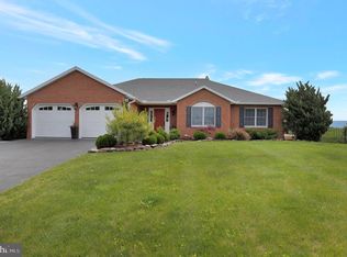 498 Twin Oak Turn, Chambersburg, PA