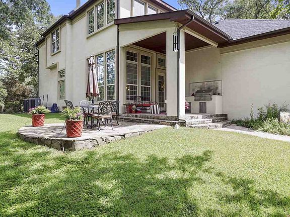 4th image of 2913 Stewart Way