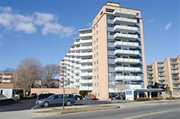 1st image of 300 Lynn Shore Dr APT 300