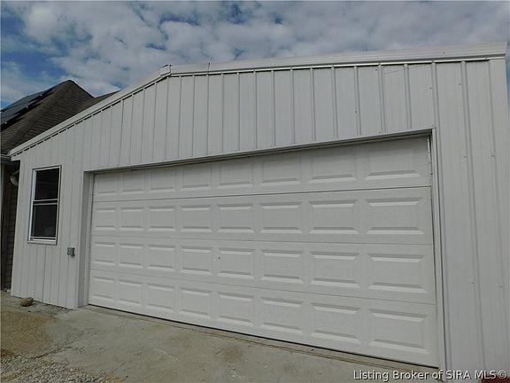 5th image of 1706 E Lewellen Road