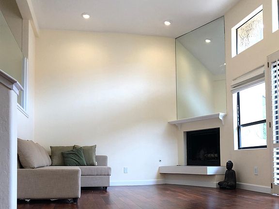 2nd image of 3054 Arlington Dr