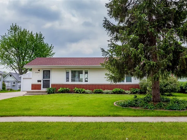 1016 W South St, Winterset, IA 50273