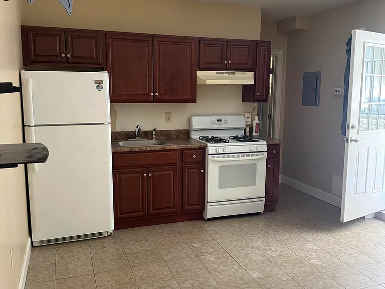 618 Rathbun Ave #2 — Photo 5