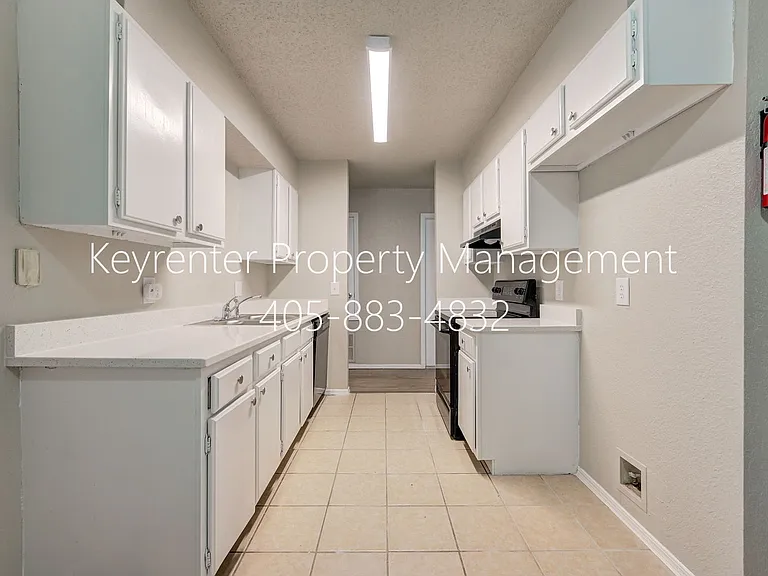 313 Belmont Dr — Photo 7