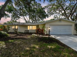 5825 Oakhurst Dr, Seminole, FL 33772