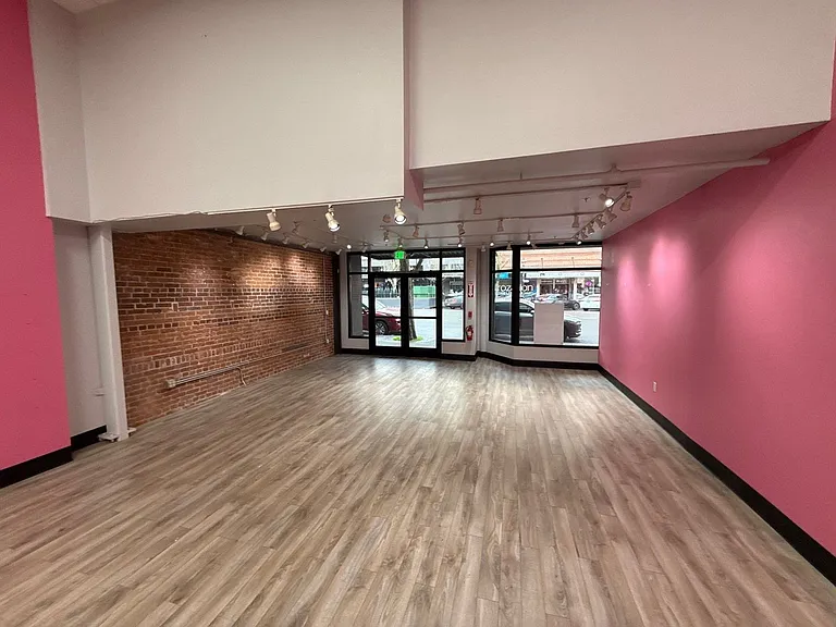 150 Liberty St NE — Photo 5