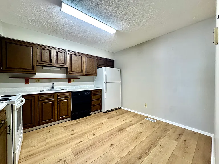 931 N Dorset Rd #C — Photo 6