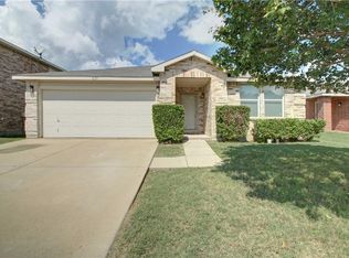 1629 Rialto Way, Justin, TX 76247