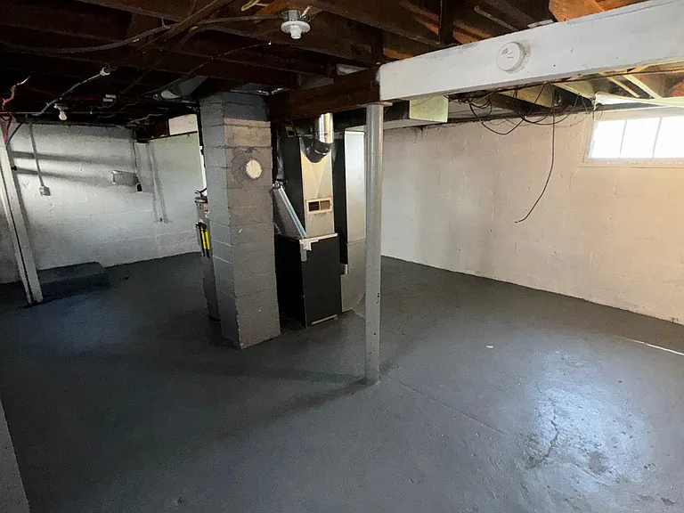 419 Clyde St — Photo 9