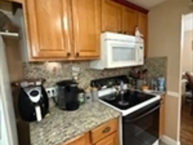 139 King St #204 — Photo 15