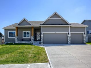 2017 Raven Ridge Dr, Bellevue, NE 68123