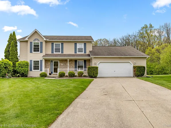 1256 Wedgewood Cir, Saline, MI 48176