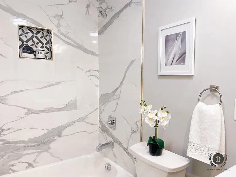 93 Roosevelt Ave #3L — Photo 11