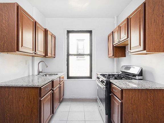 3rd image of 344 Fort Washington Ave APT 4H
