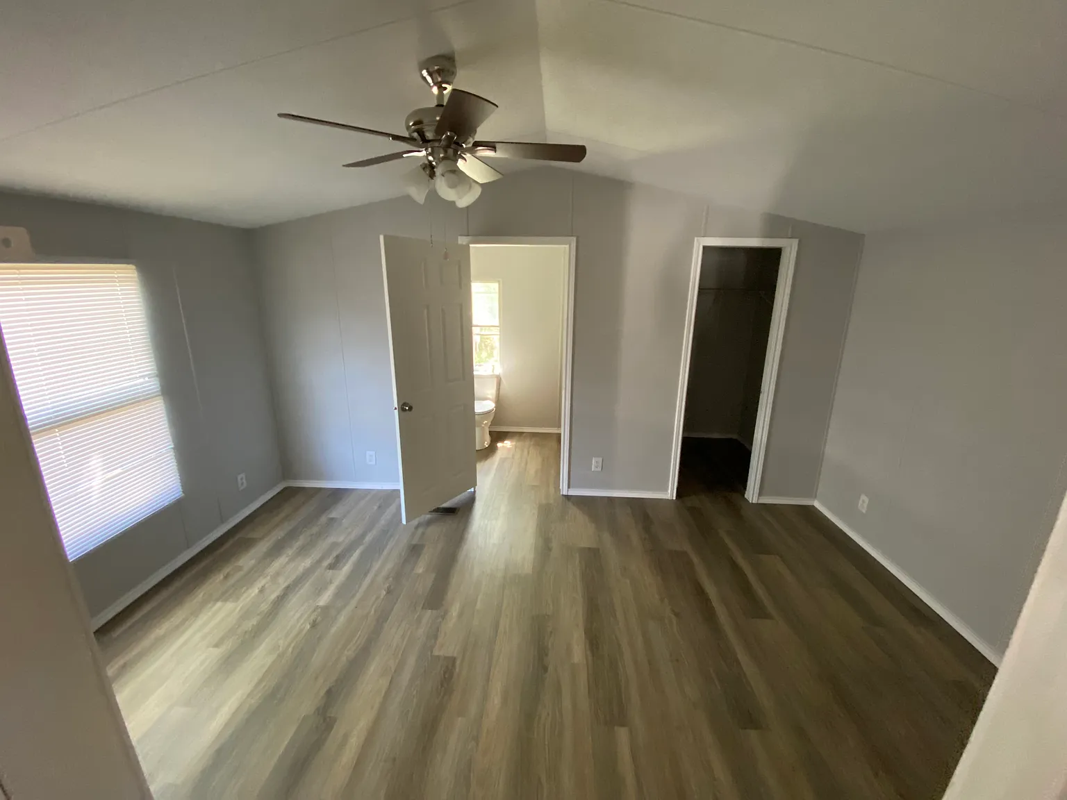 2 bed, 900 sqft, $895 — Photo 2