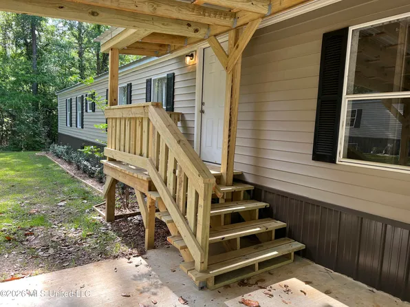 9738 Limu Pl, Diamondhead, MS 39525