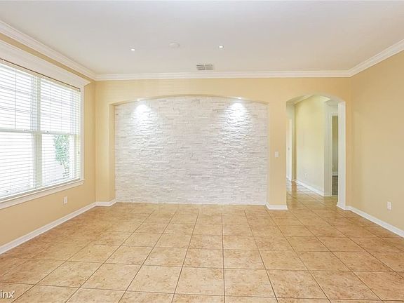4th image of 701R Lake Tarpon Way