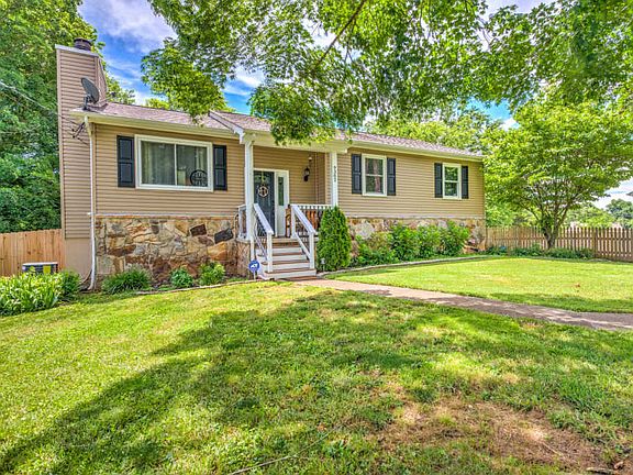 2nd image of 9302 Oakshire Cir