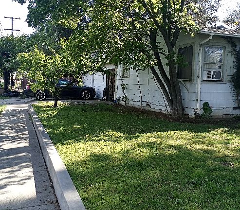 5th image of 2404 W Acacia St